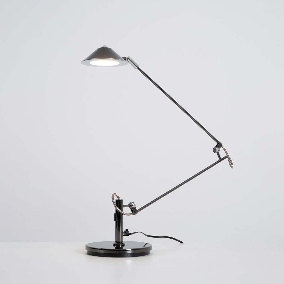 Selinaya Articulated Table Lamp