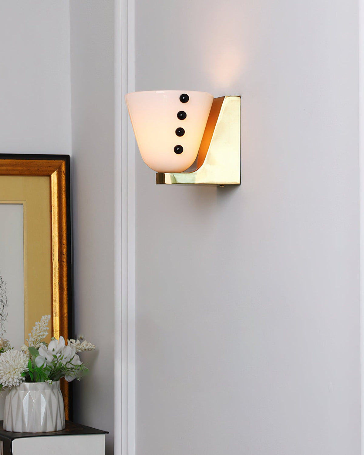 Emeranthe Wall Lamp