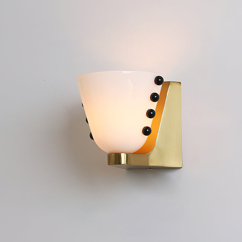 Emeranthe Wall Lamp