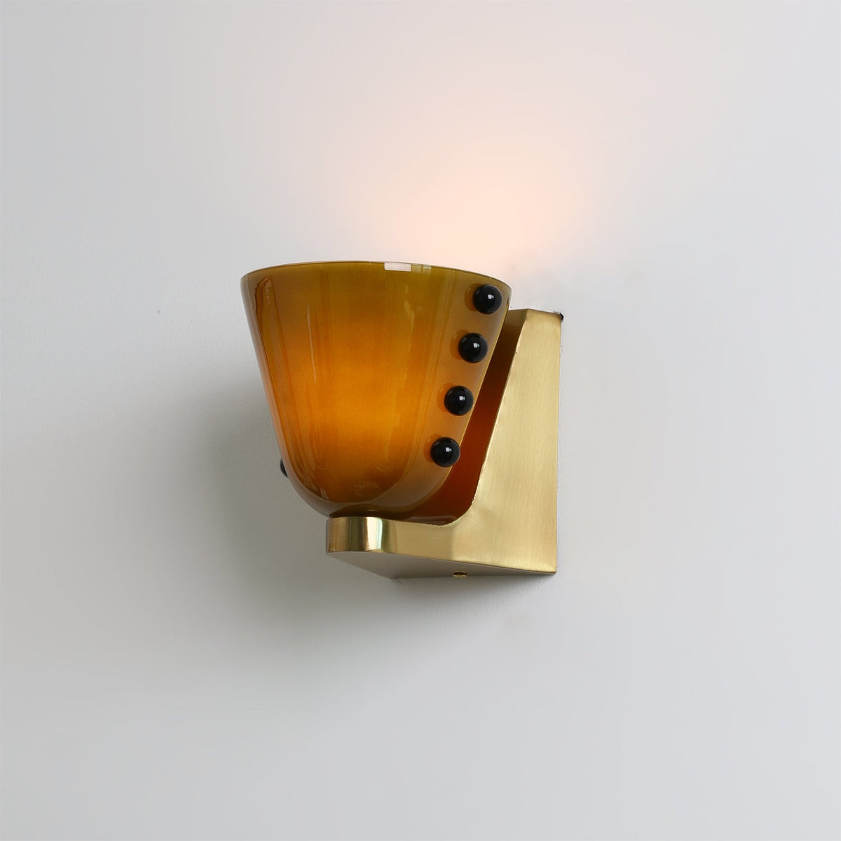 Emeranthe Wall Lamp