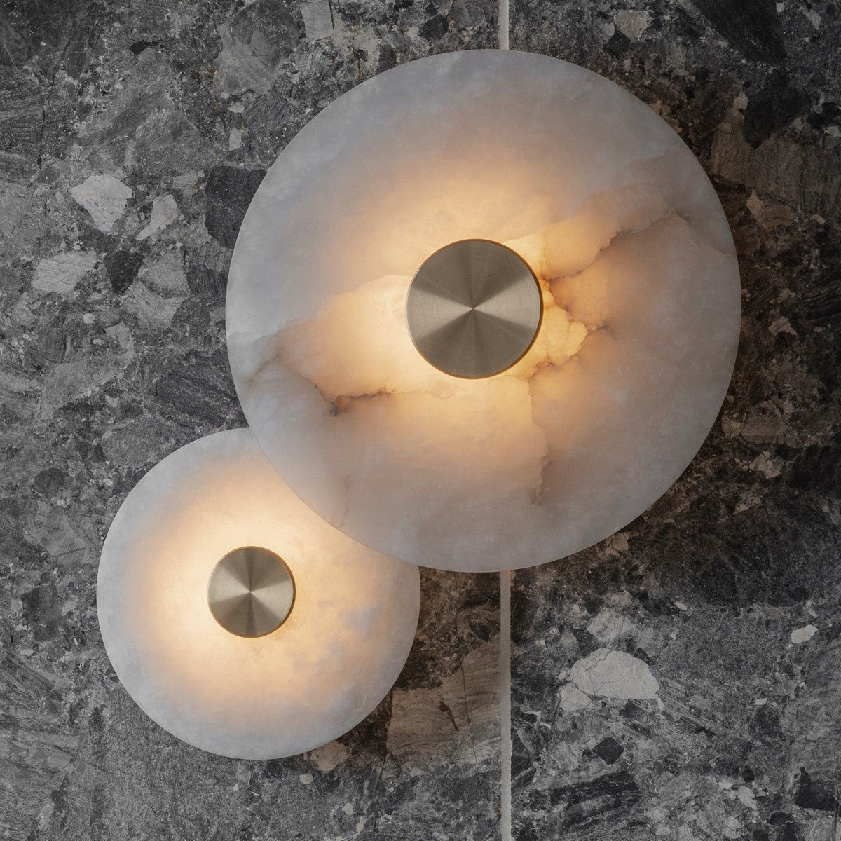 Ildvuvyu Alabaster Wall Lamp-Relic Pieces