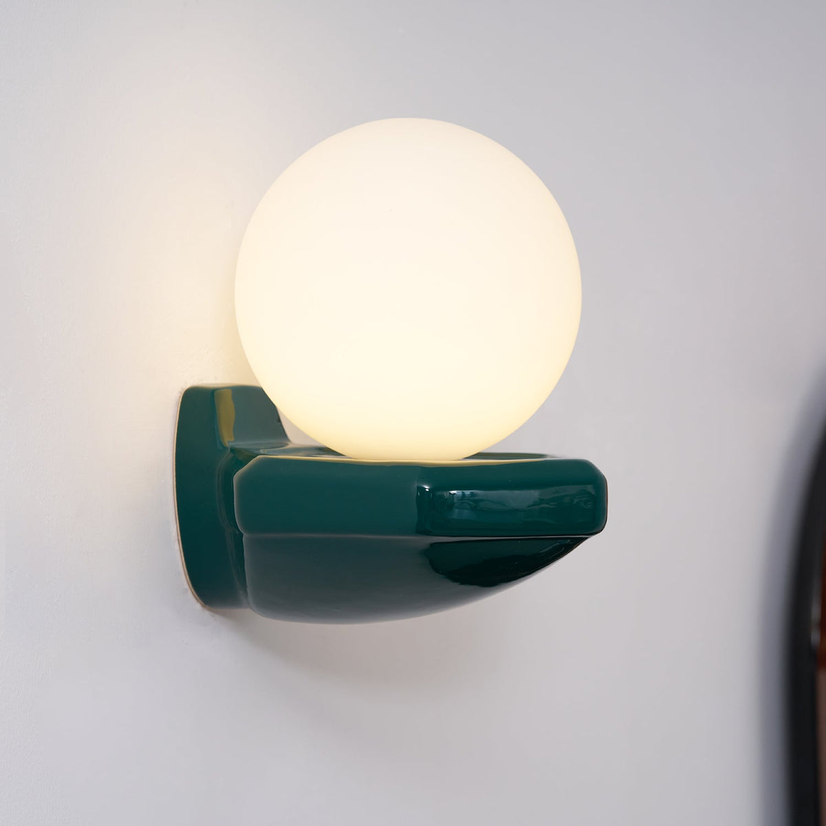 Viraerella Wall Lamp