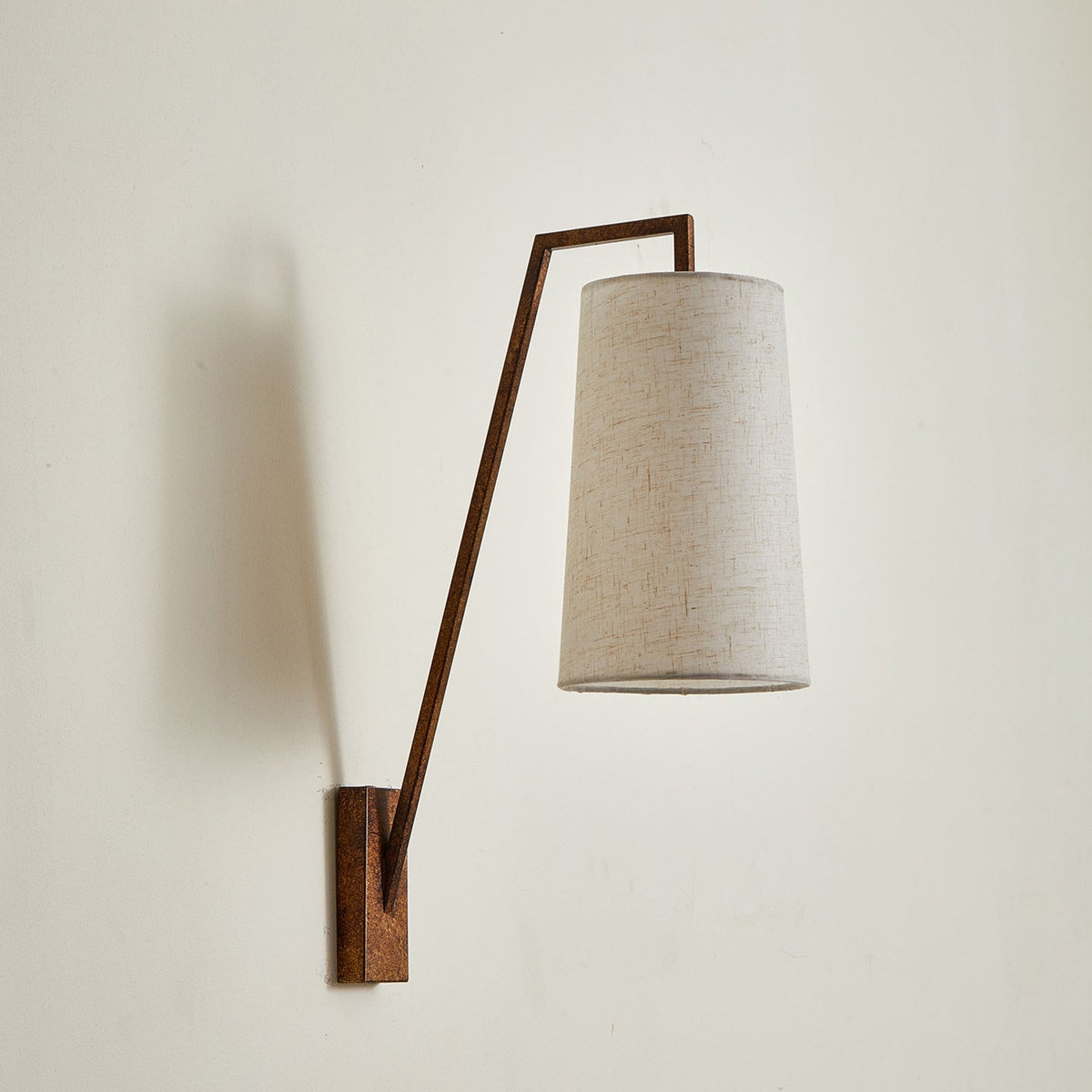 Lunvyn Wall Light