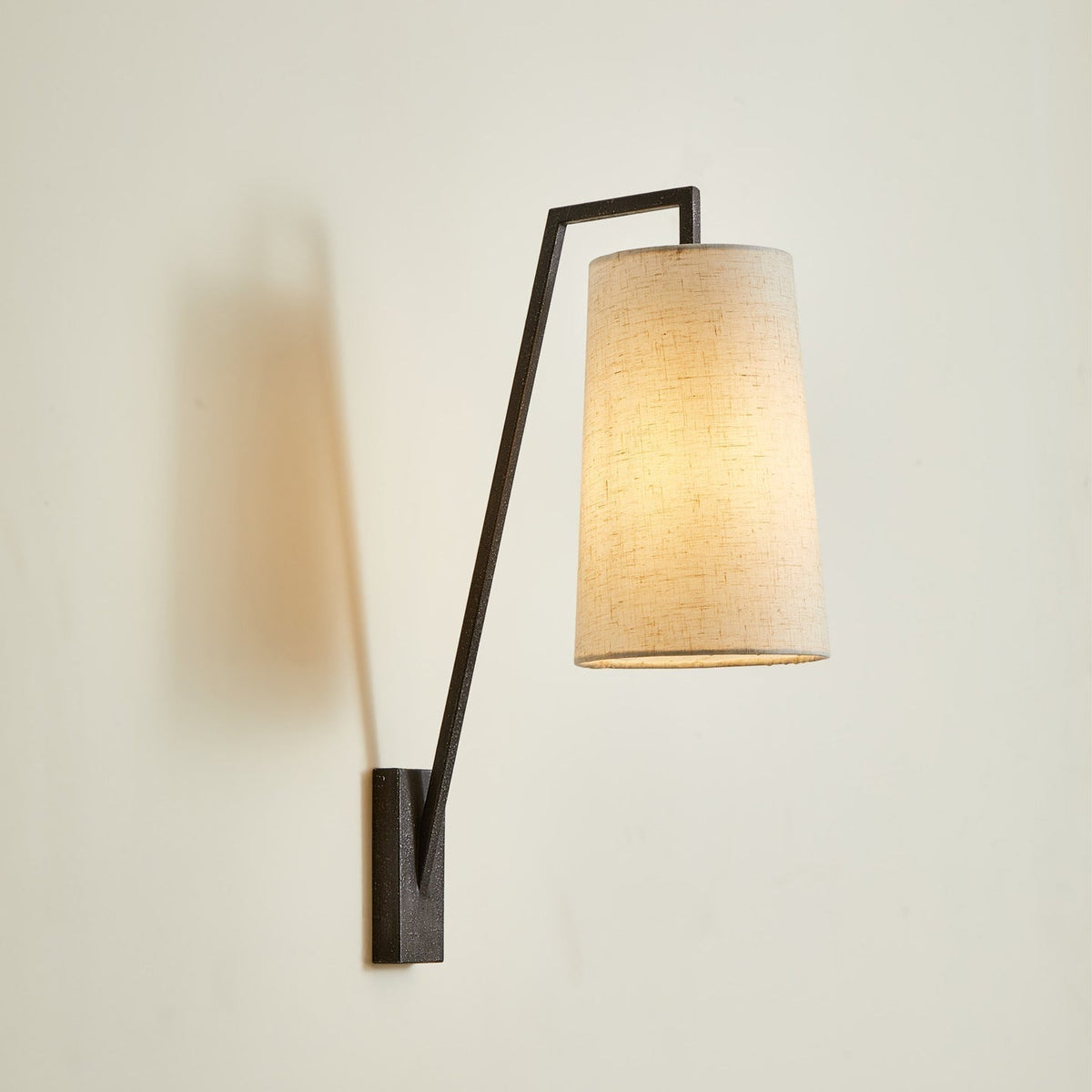 Lunvyn Wall Light