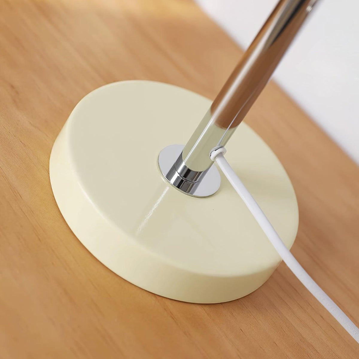 Elaelelia Table Lamp