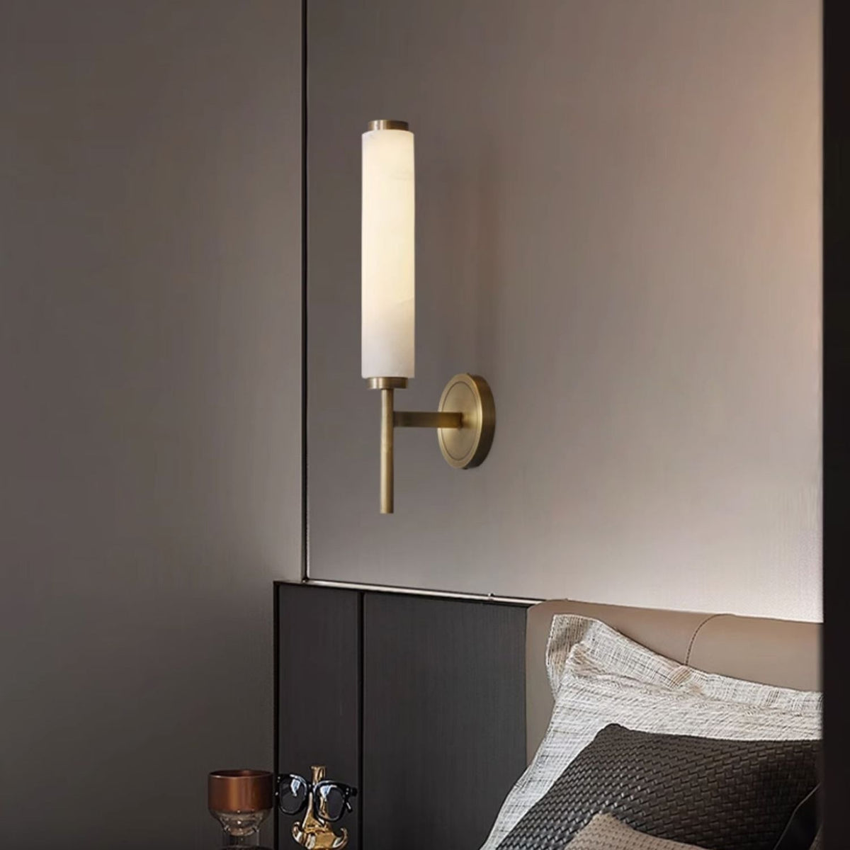 Aveniselle Wall Lamp