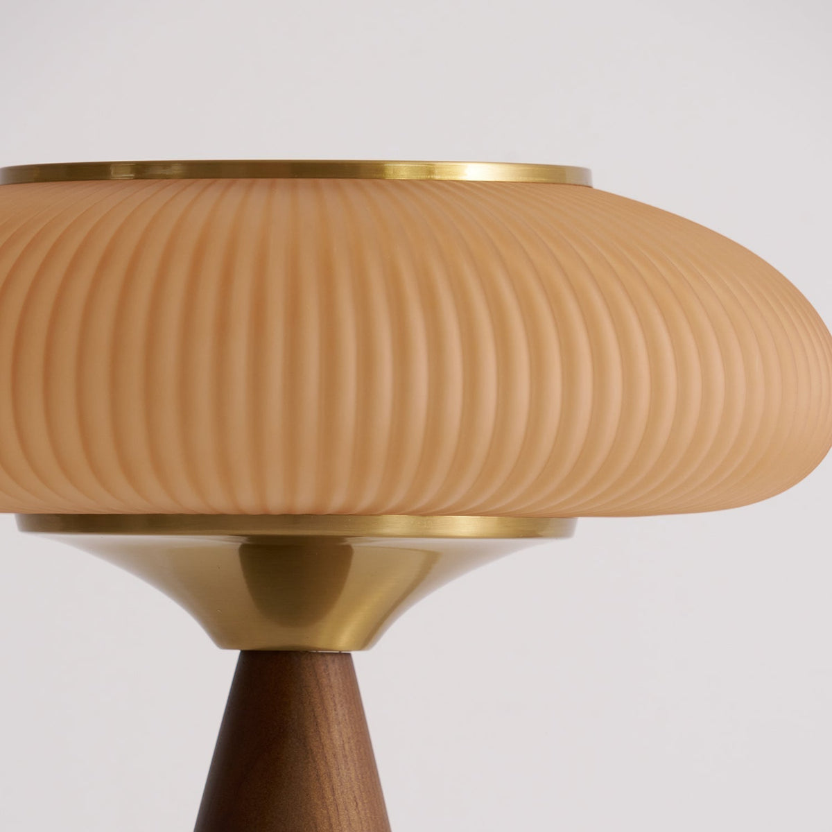 Reneriella Table Lamp