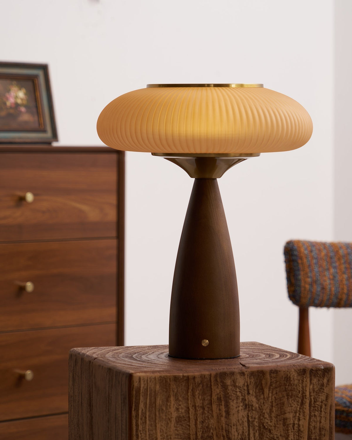 Reneriella Table Lamp