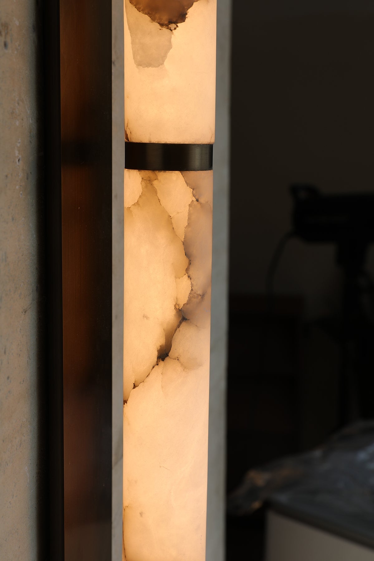 Iverin Columnar Alabaster Sconce