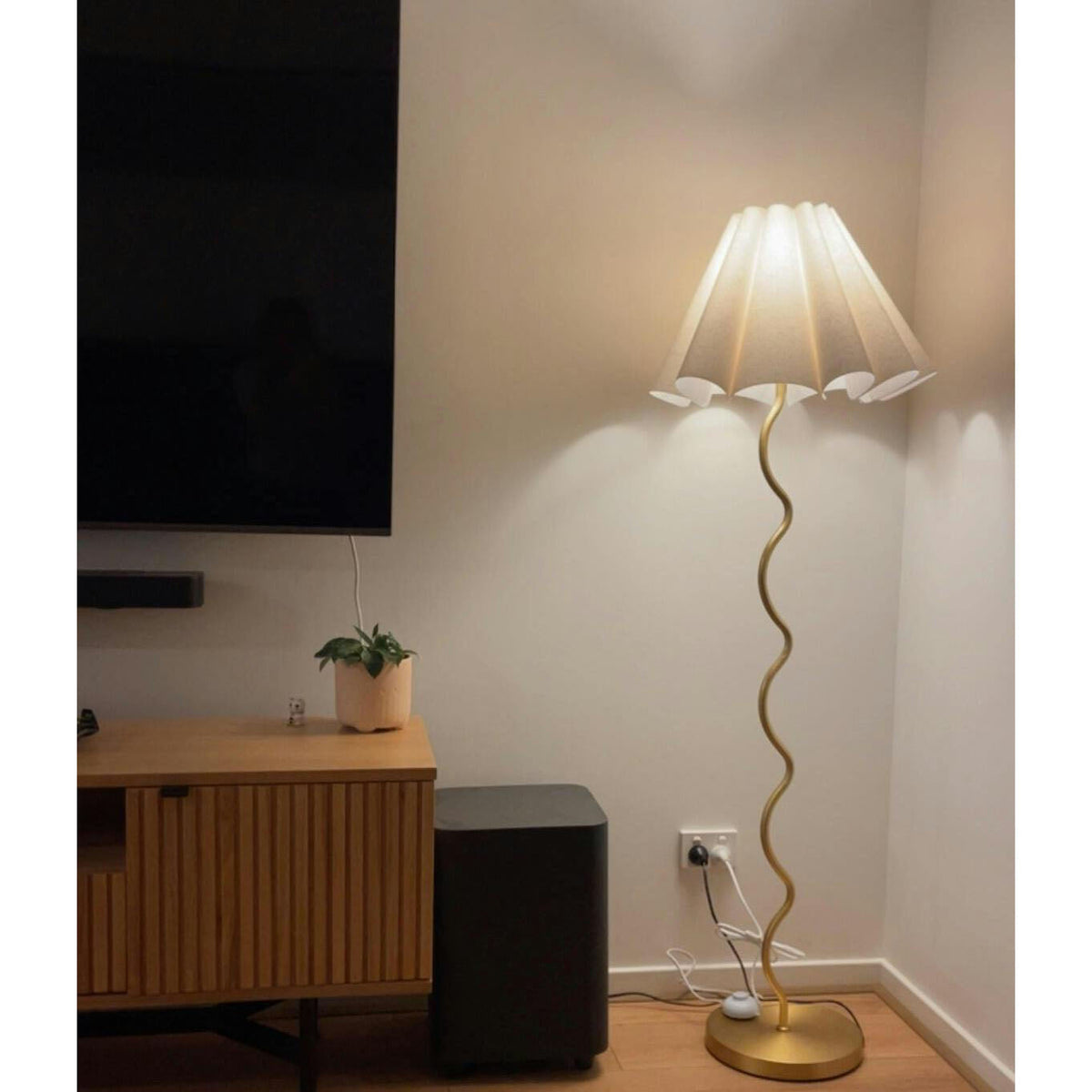 Seraphiel Cora Floor Lamp