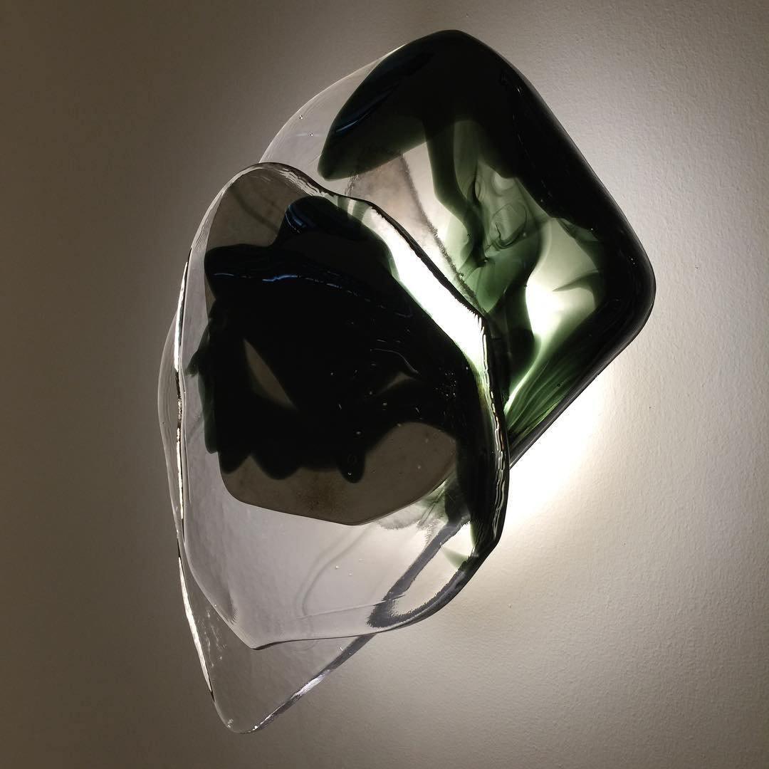 Wuvitos Artistic Black Glass Wall Lamp