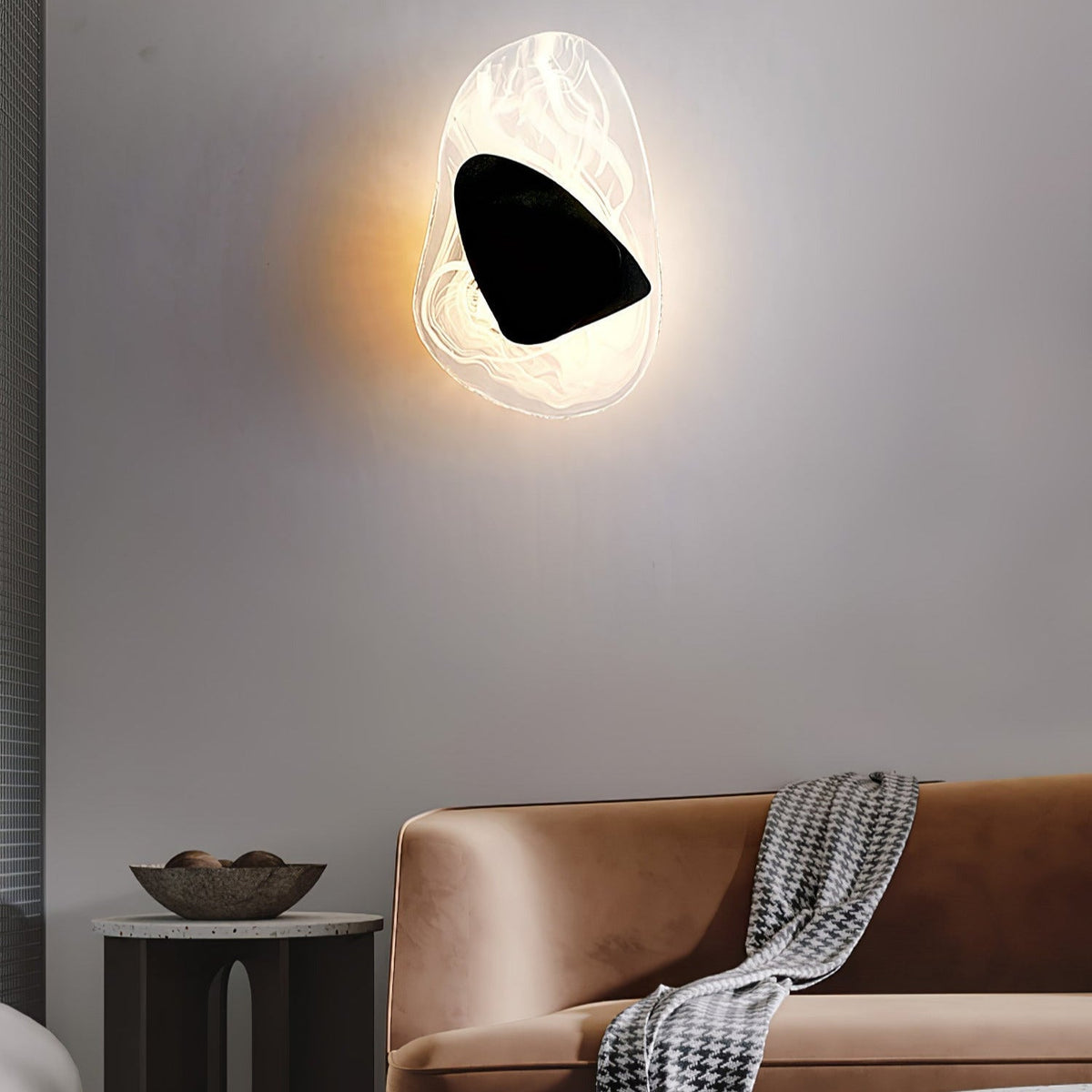 Wuvitos Artistic Black Glass Wall Lamp