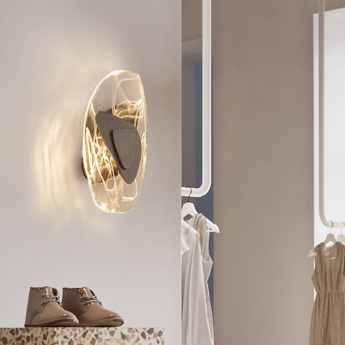 Wuvitos Artistic Black Glass Wall Lamp