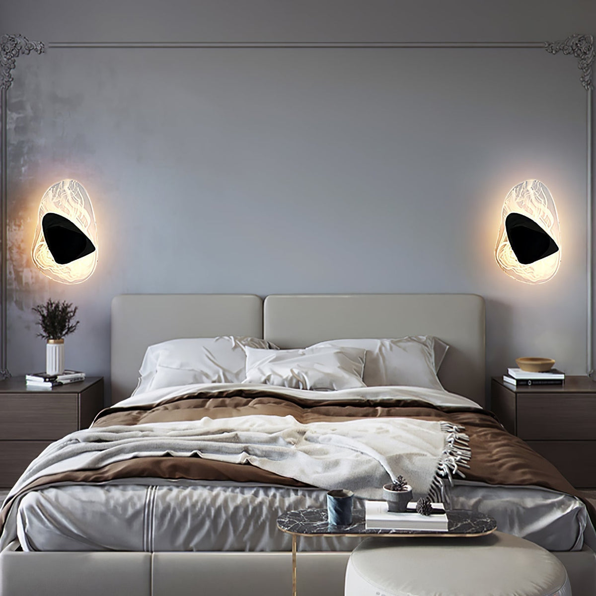 Wuvitos Artistic Black Glass Wall Lamp