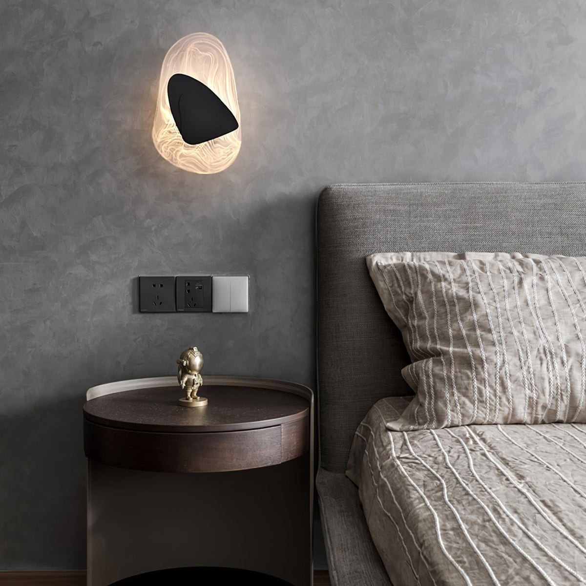 Wuvitos Artistic Black Glass Wall Lamp