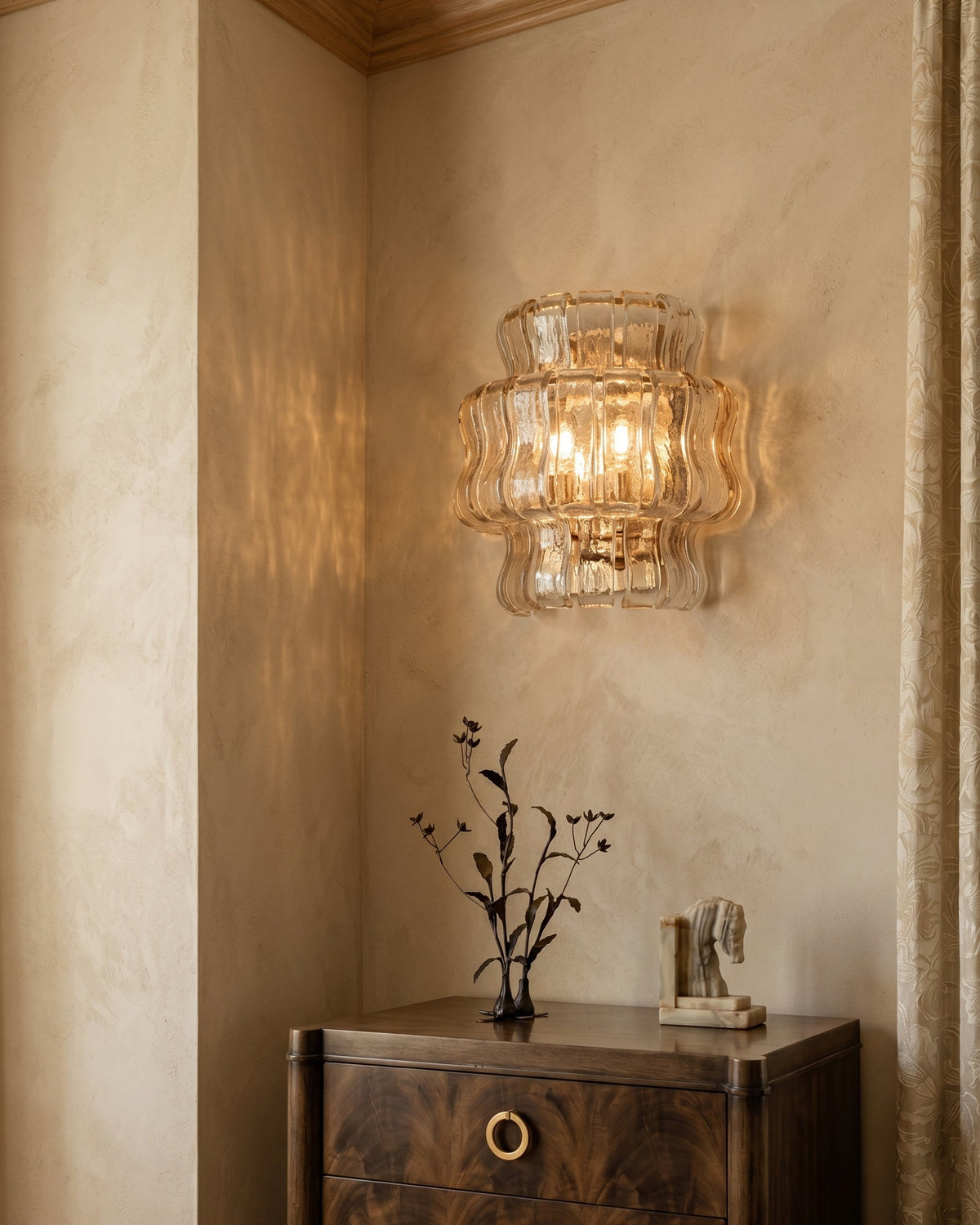 Aveniira Wall Lamp