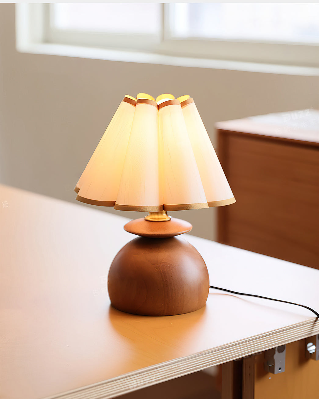 Elvarine Table Lamp