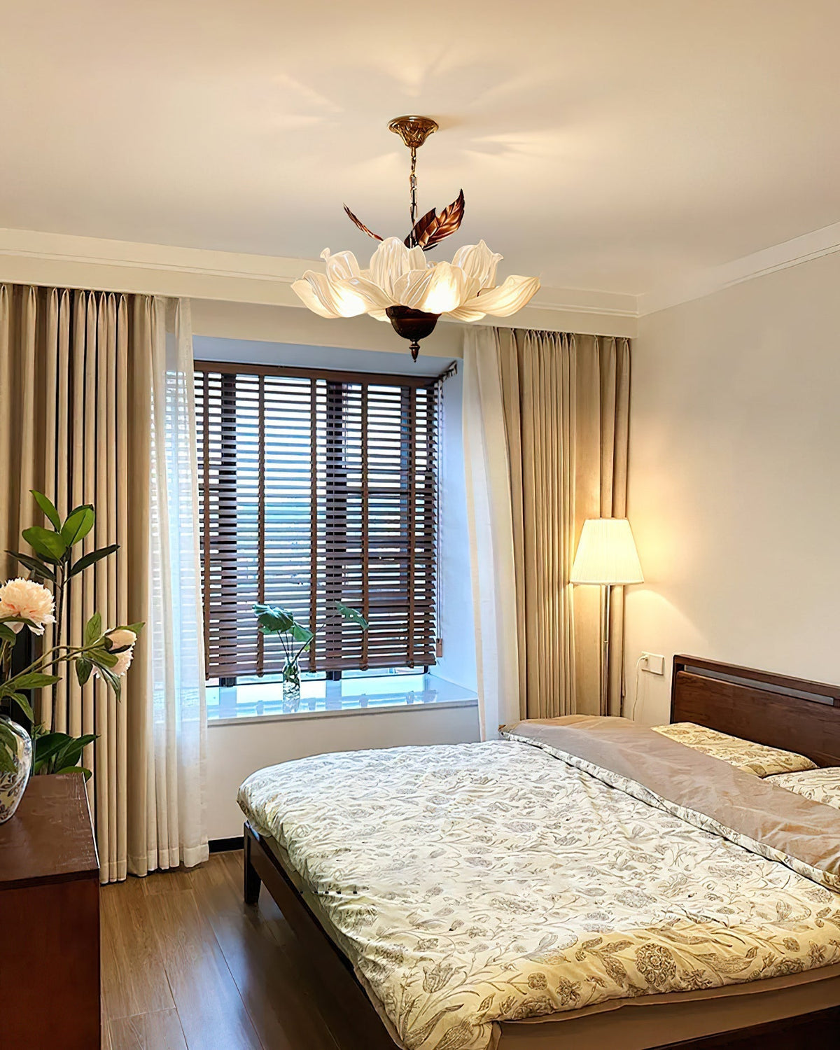 Soranena Bloom Chandelier