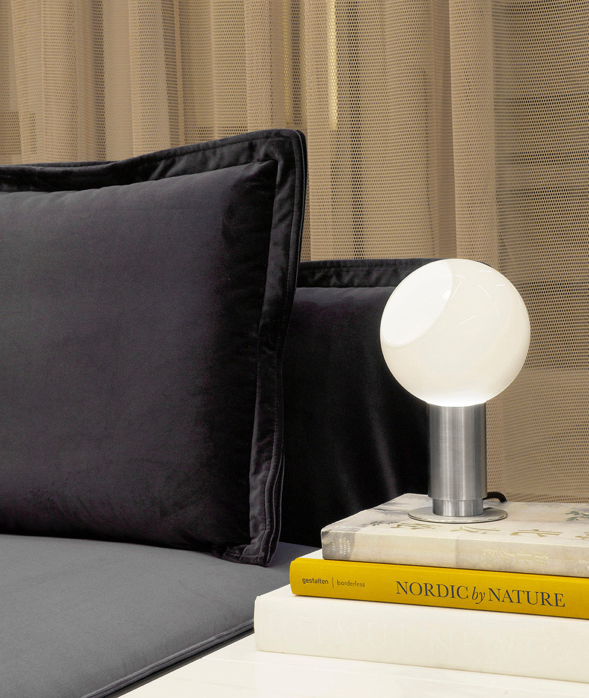 Veloielle Wall Lamp