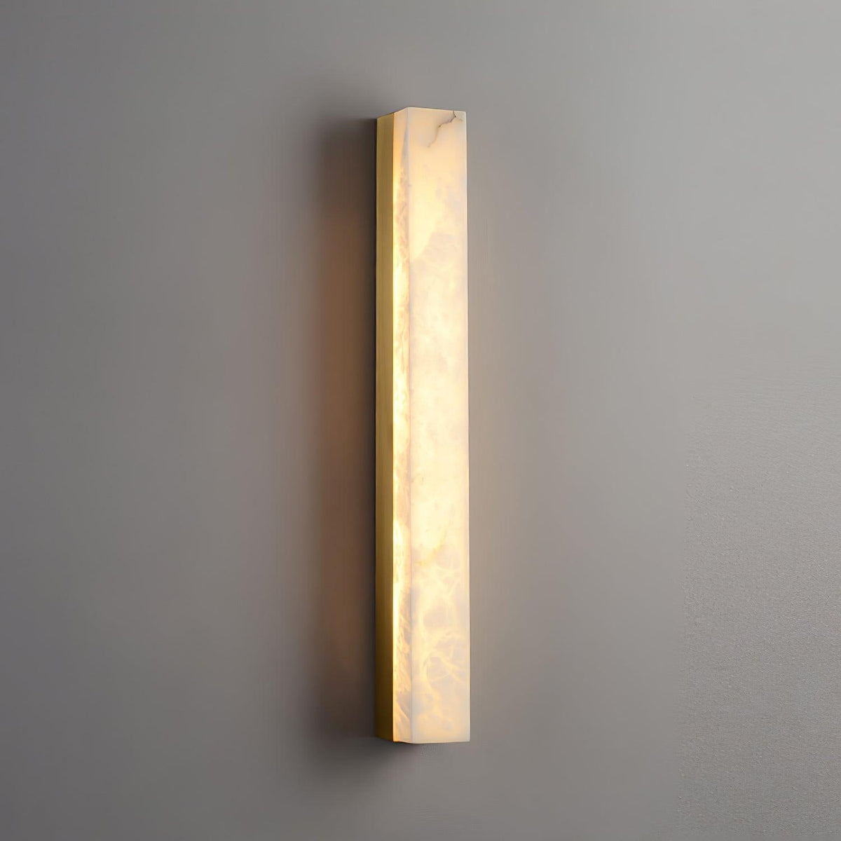 Menepuk Linear Brass Alabaster Wall Lamp