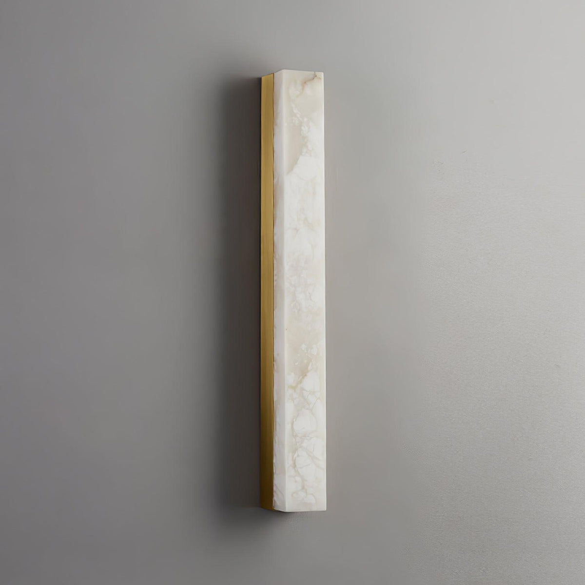 Menepuk Linear Brass Alabaster Wall Lamp