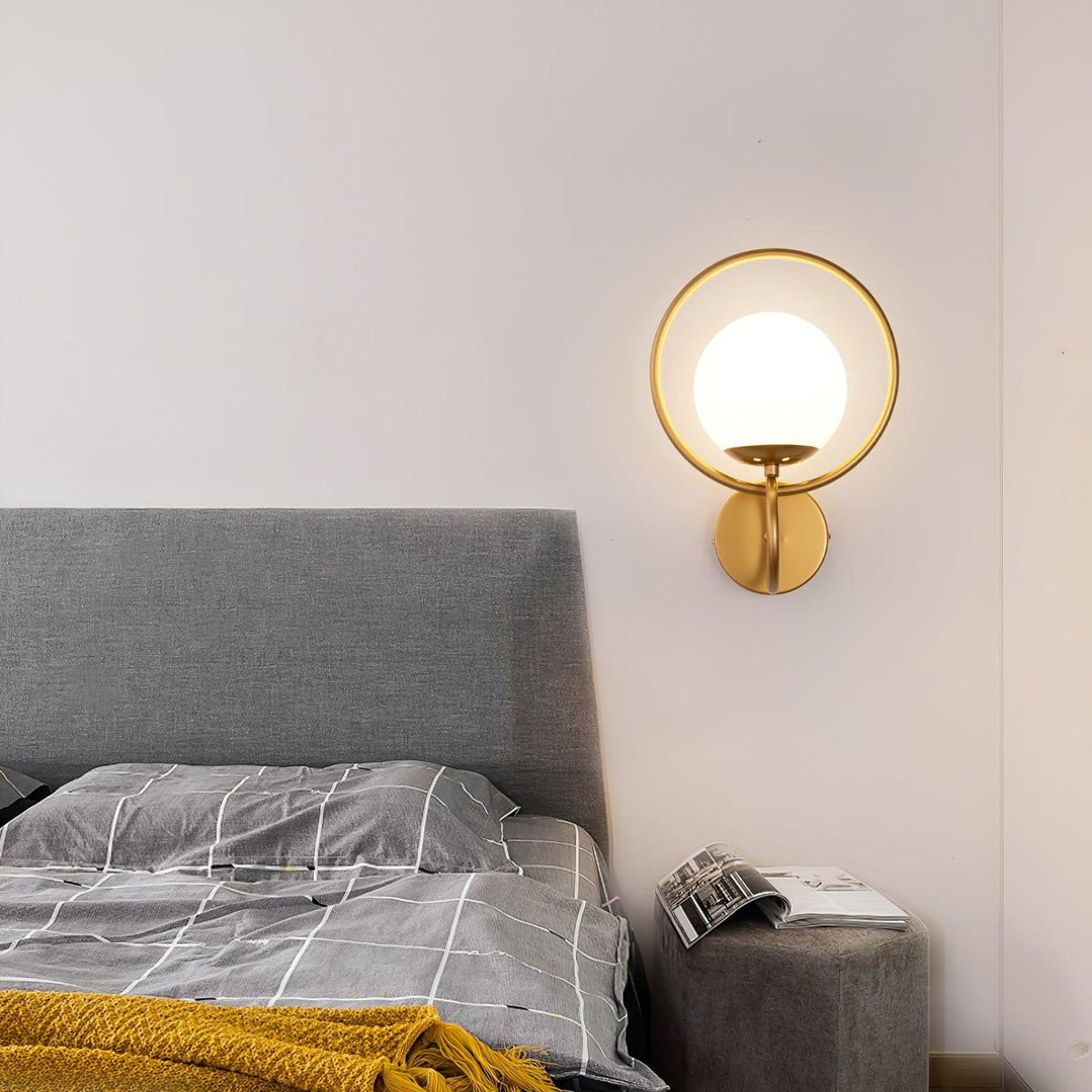 Zesilan Glass Wall Light