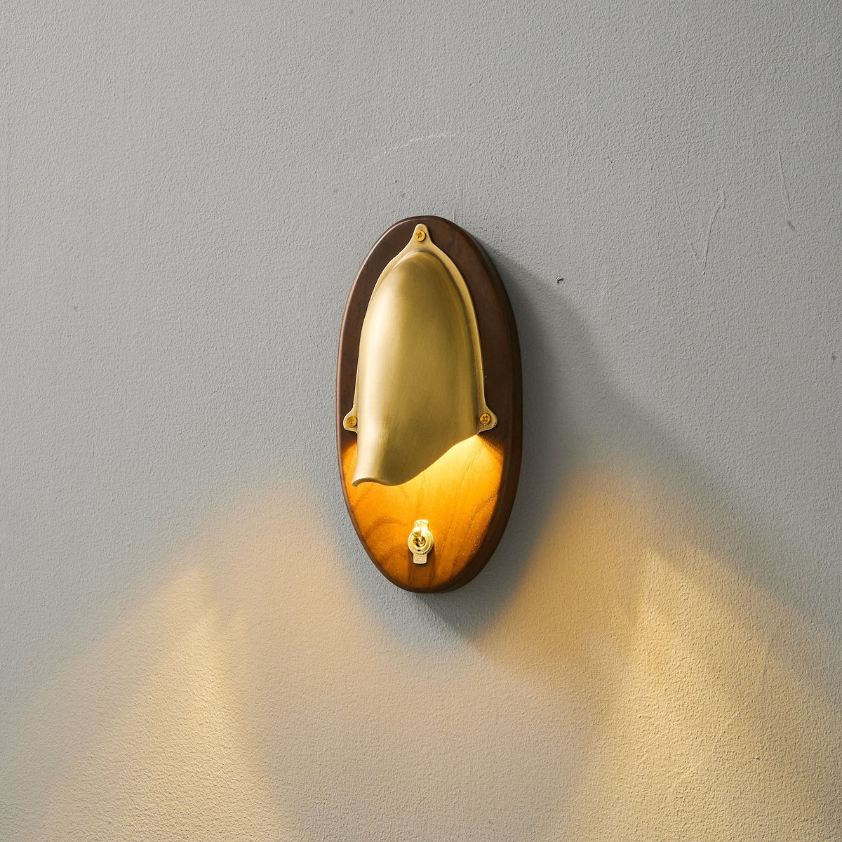 Aurev Ovale Wall Lamp