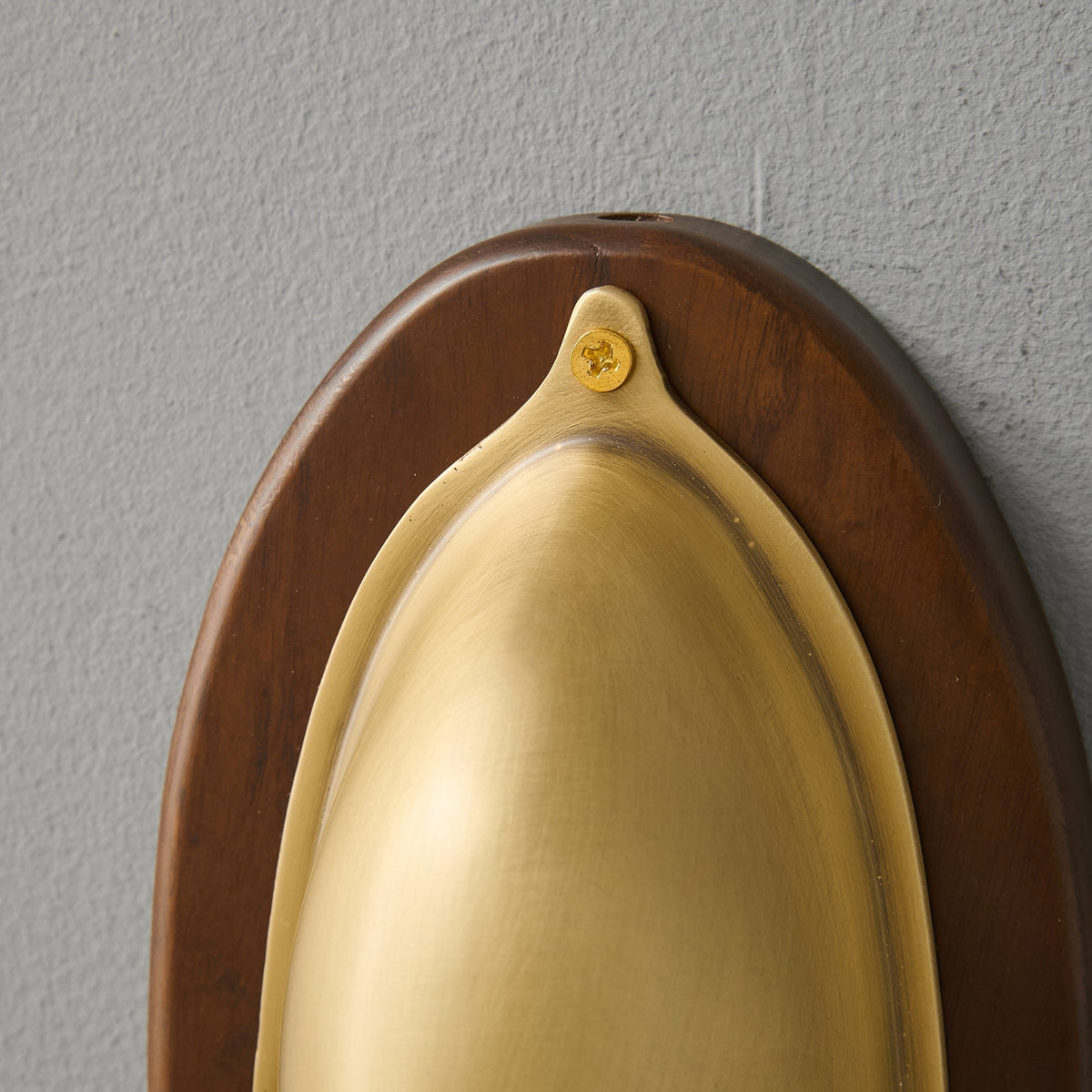 Aurev Ovale Wall Lamp