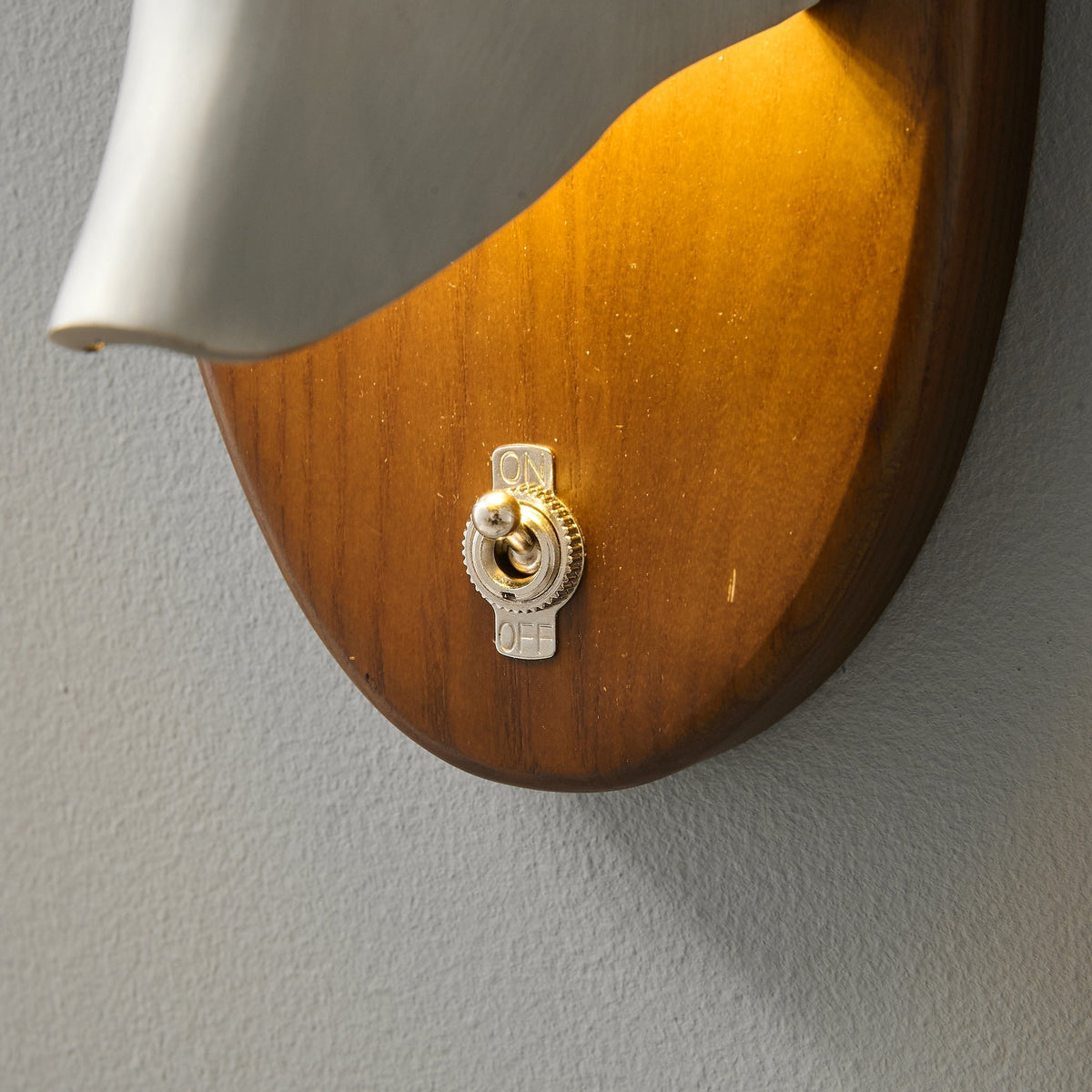 Aurev Ovale Wall Lamp
