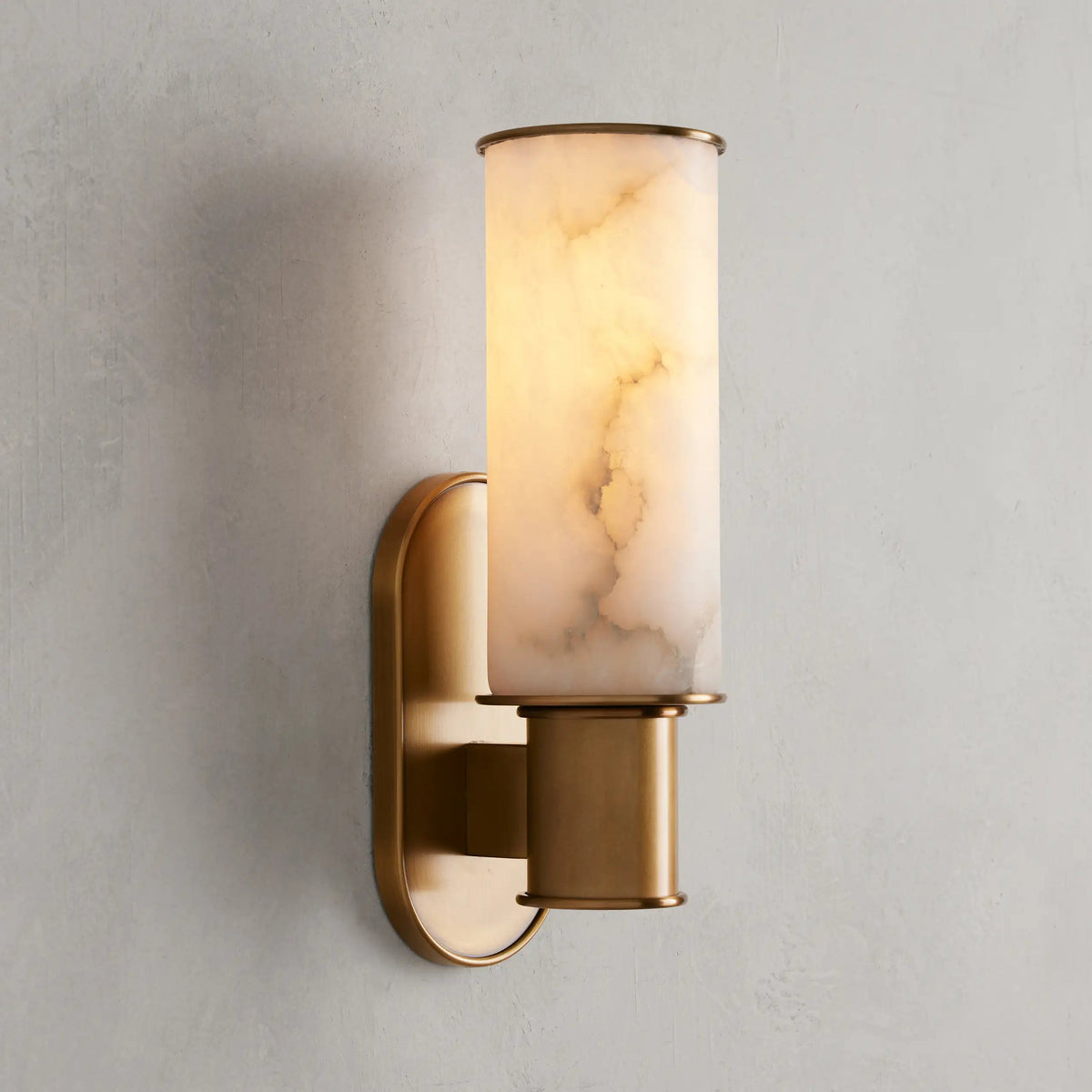 Nivivina Vertical Alabaster Sconce