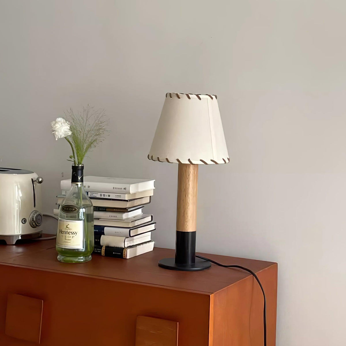 Virainina Table Lamp