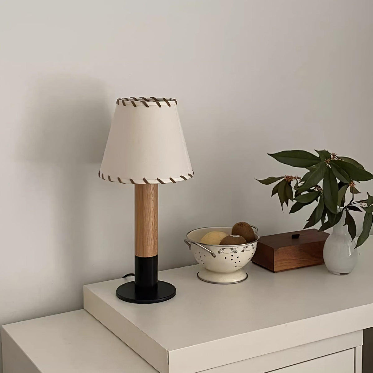 Virainina Table Lamp