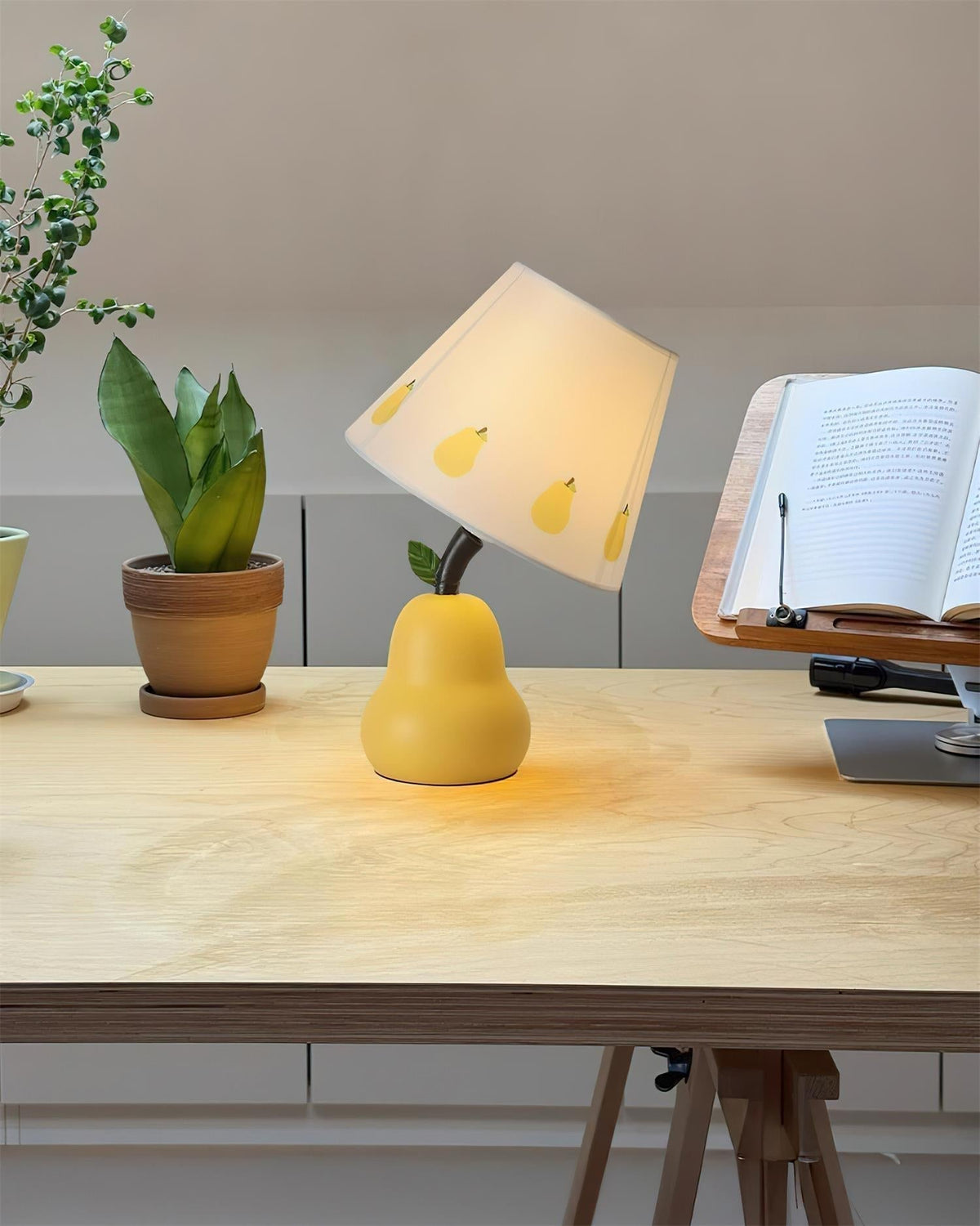 Selinina Table Lamp