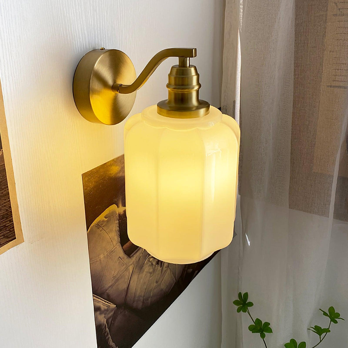Lokeped Glass Wall Lamp