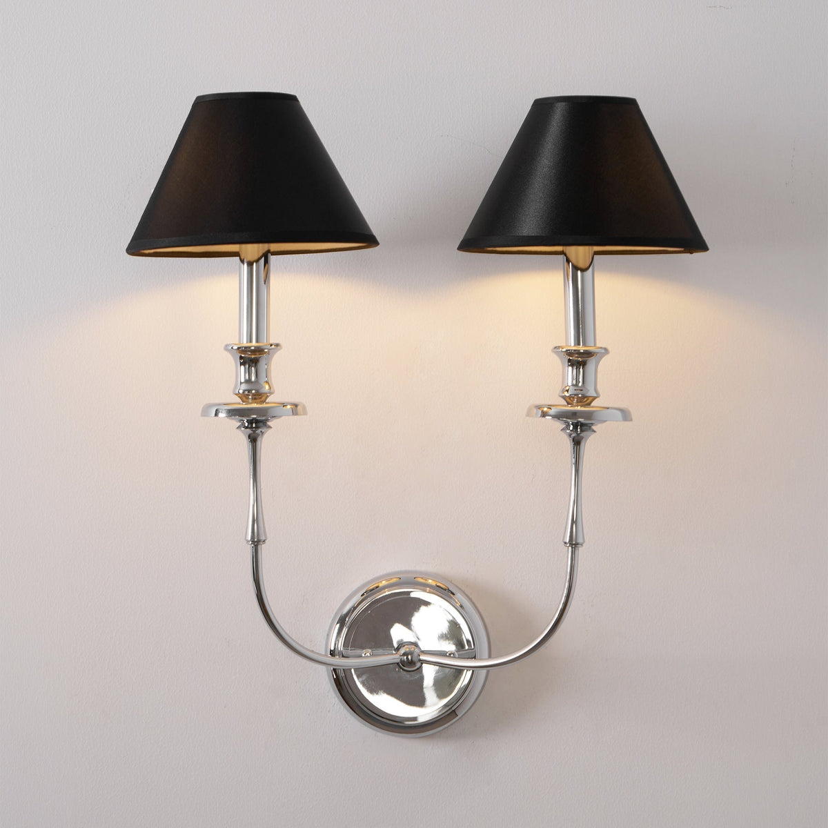 Viraarine Wall Lamp