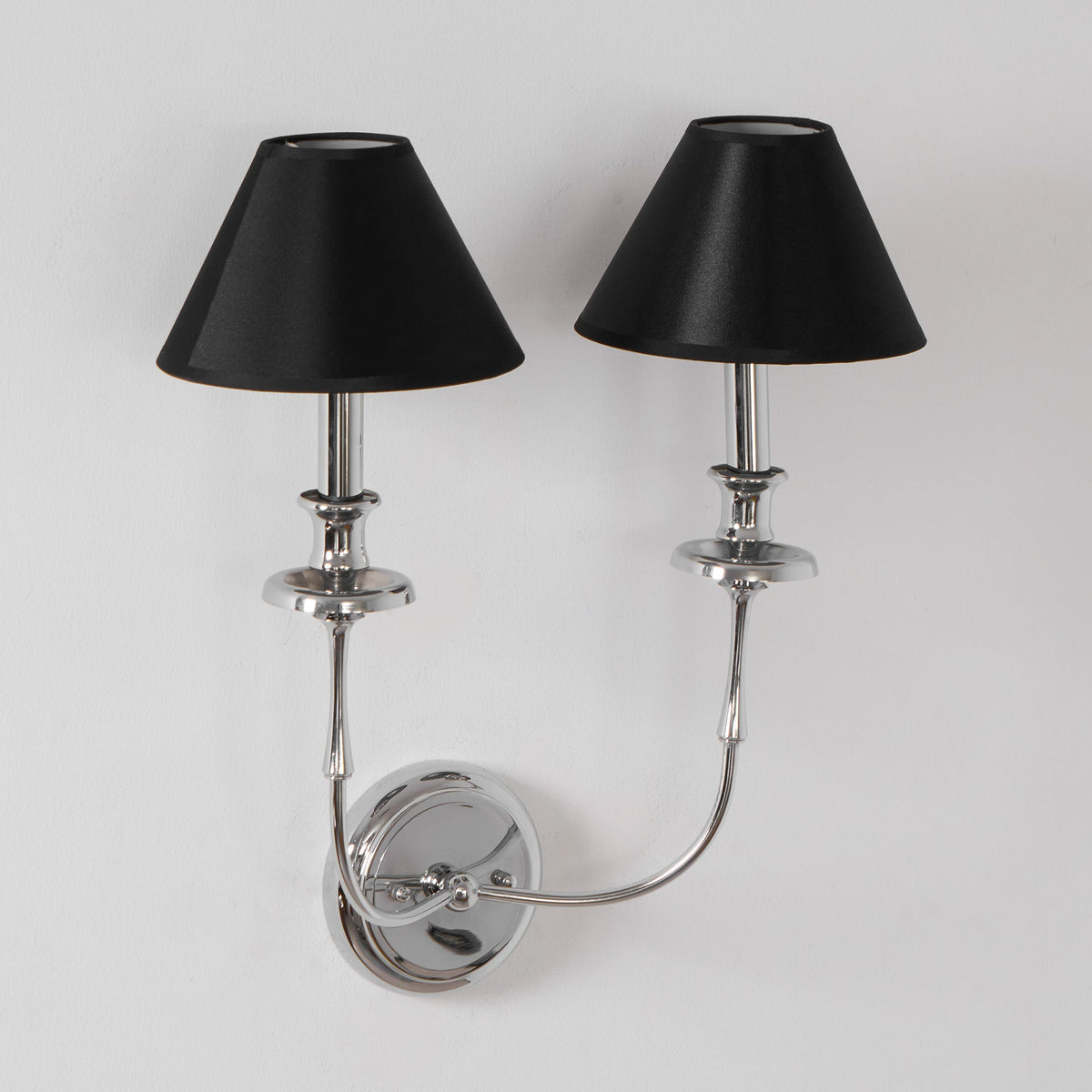 Viraarine Wall Lamp