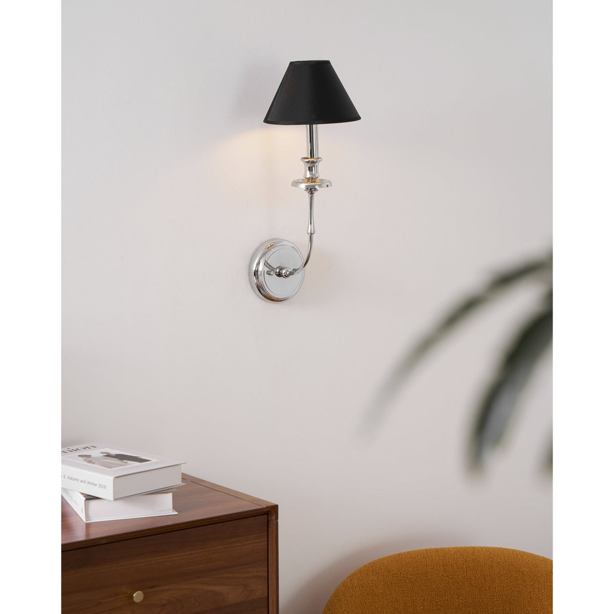 Viraarine Wall Lamp