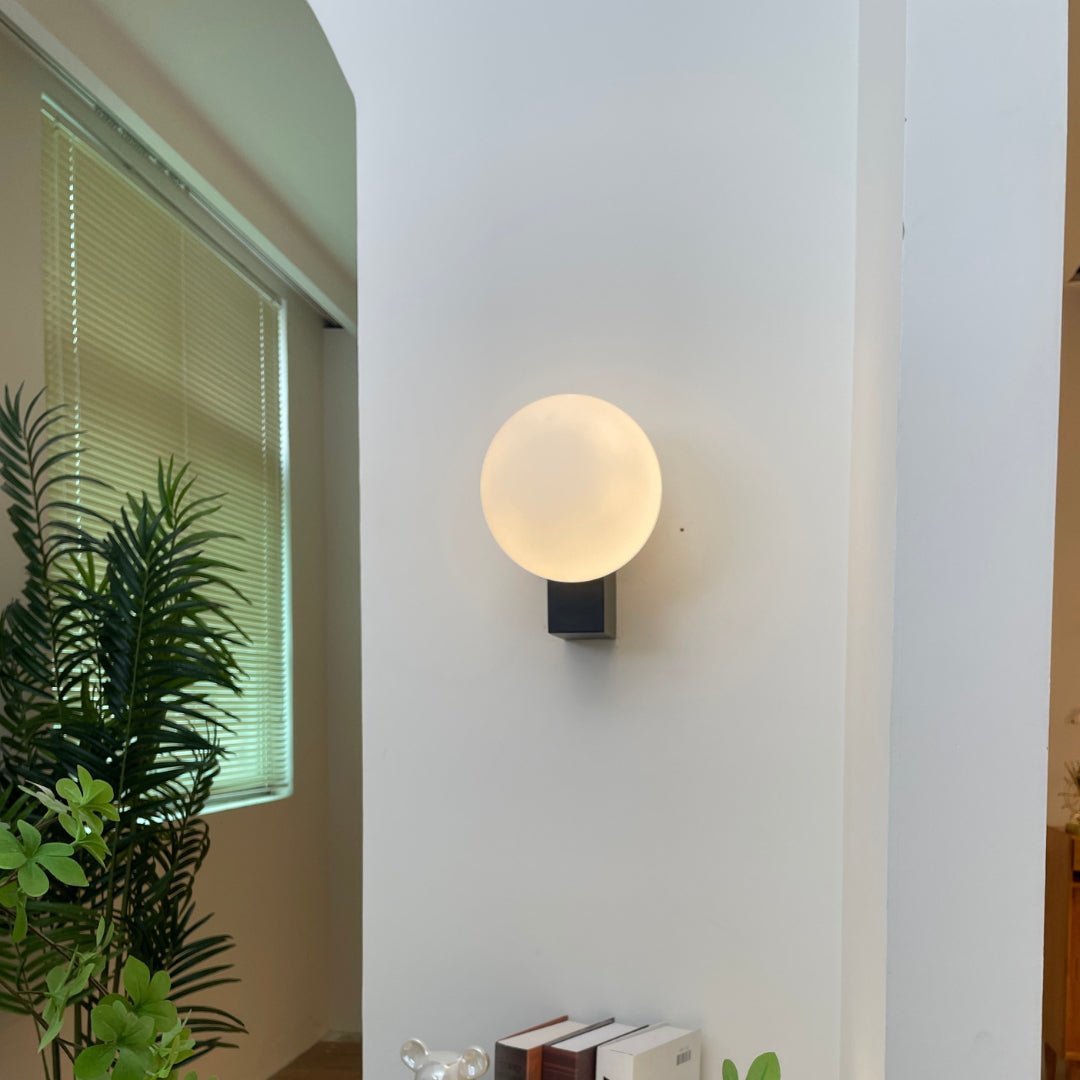 Vantheir Wall Lamp