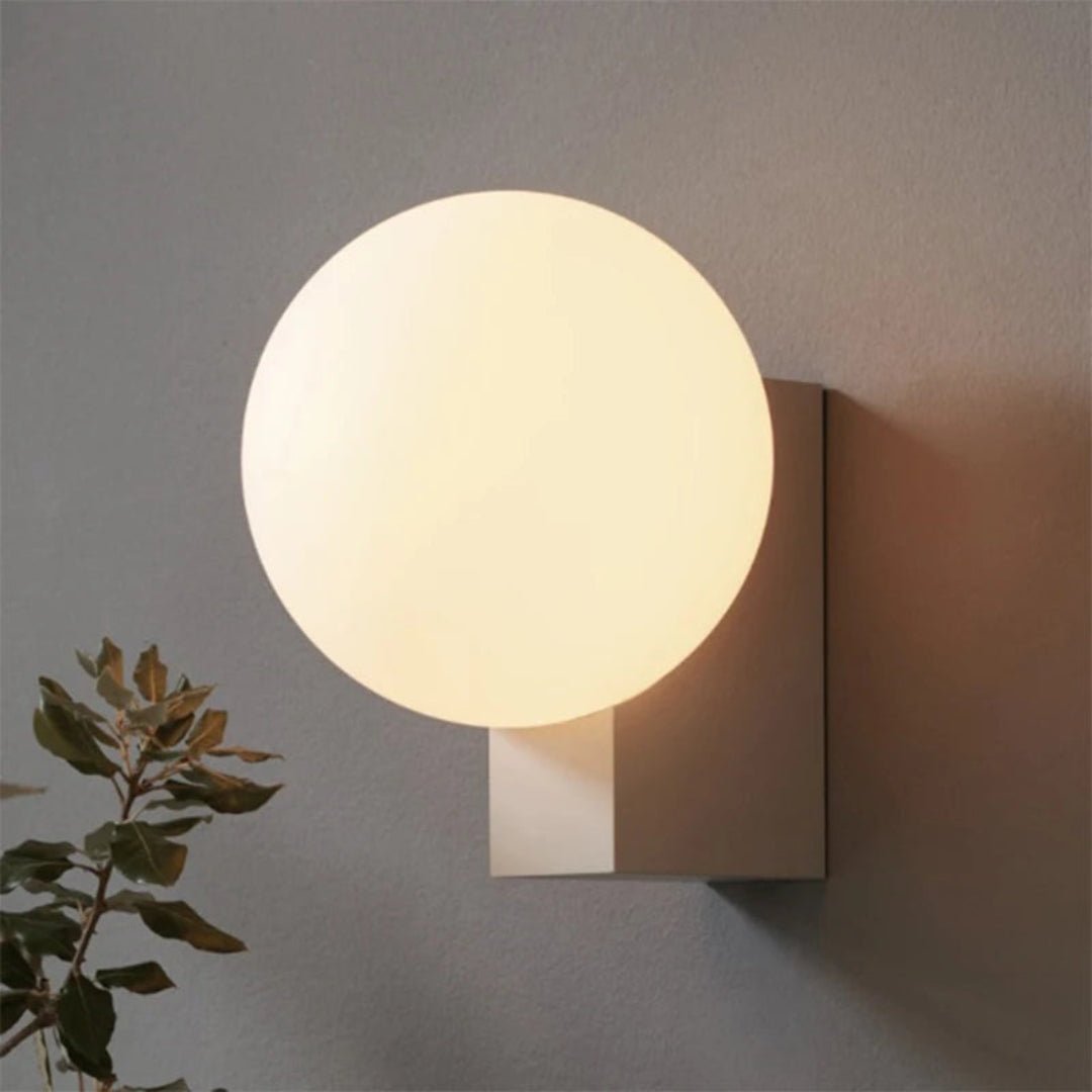 Vantheir Wall Lamp
