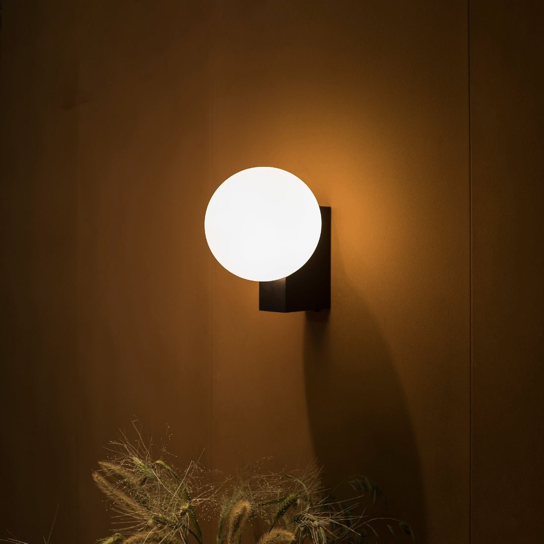 Vantheir Wall Lamp