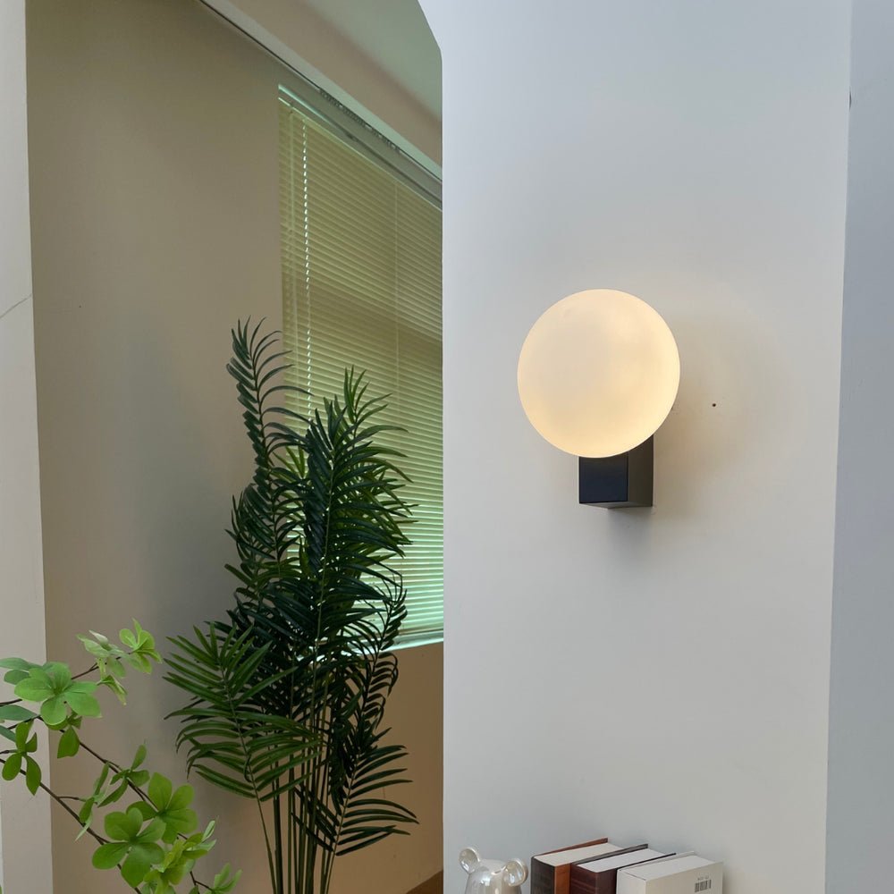 Vantheir Wall Lamp
