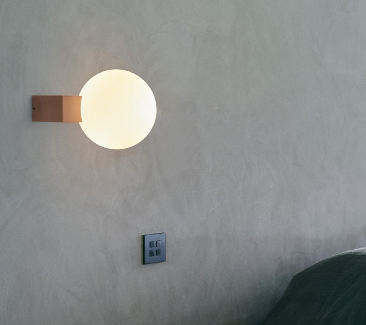 Vantheir Wall Lamp