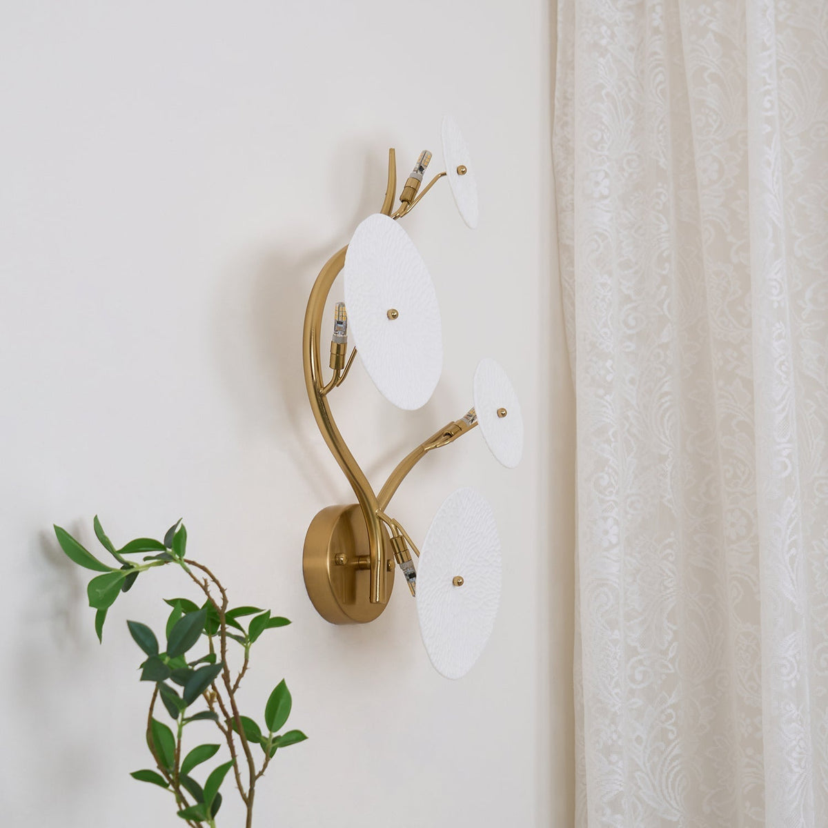 Begovom Lotus Petal Wall Lamp