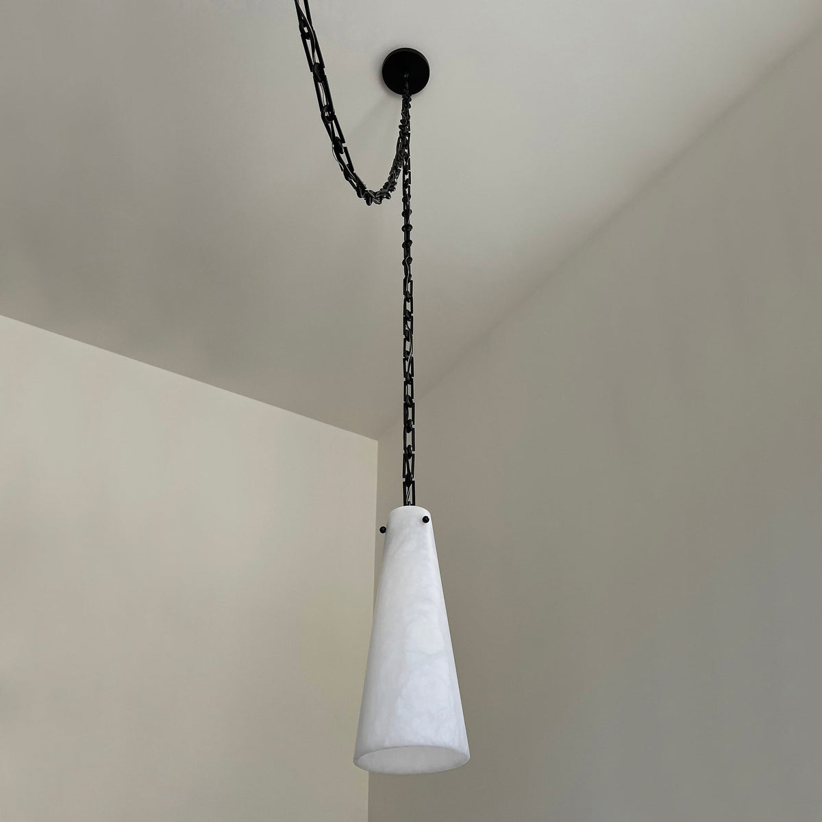 Nivivissa Alabaster Chandelier