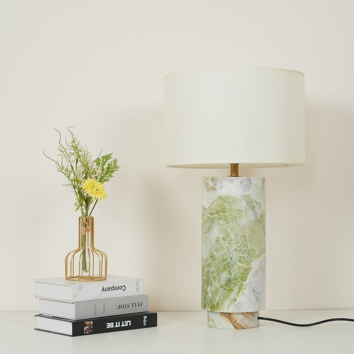 Viraelella Table Lamp