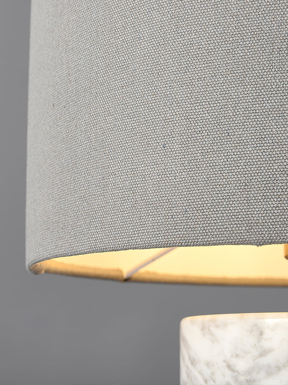 Viraelella Table Lamp