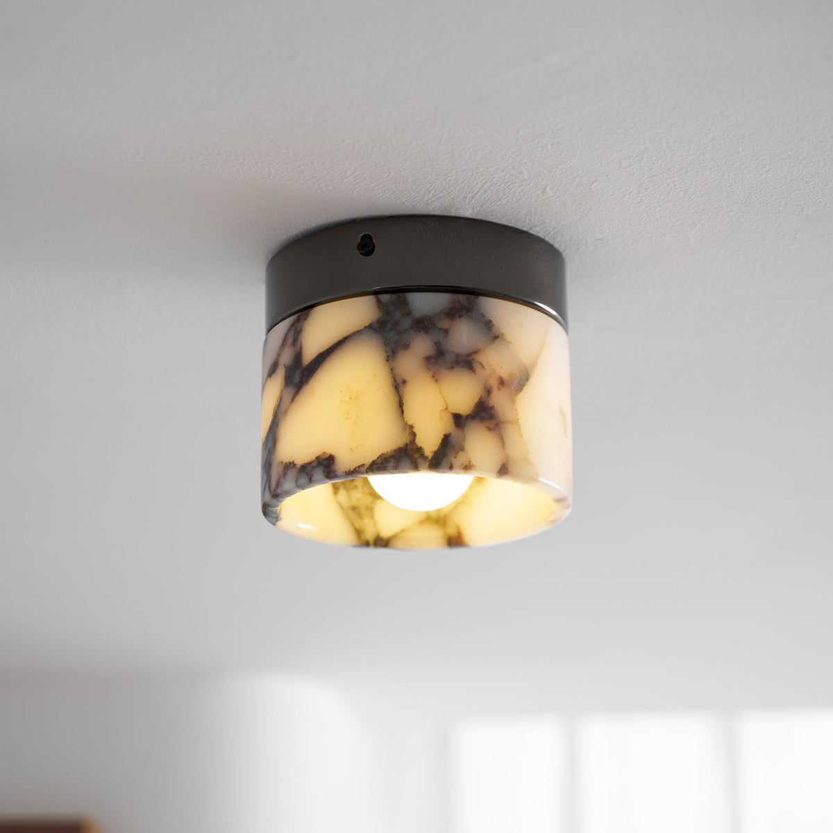 Ivinir Round Marble Ceiling Lamp-Relic Pieces