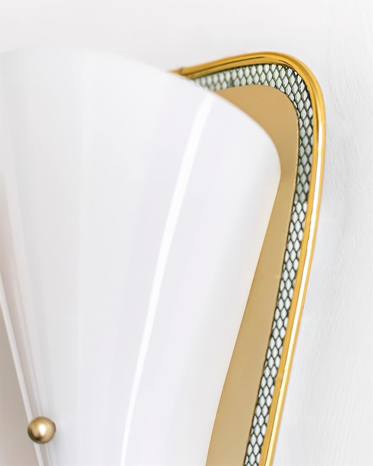 Marzio Sleek Sculptural Wall Lamp