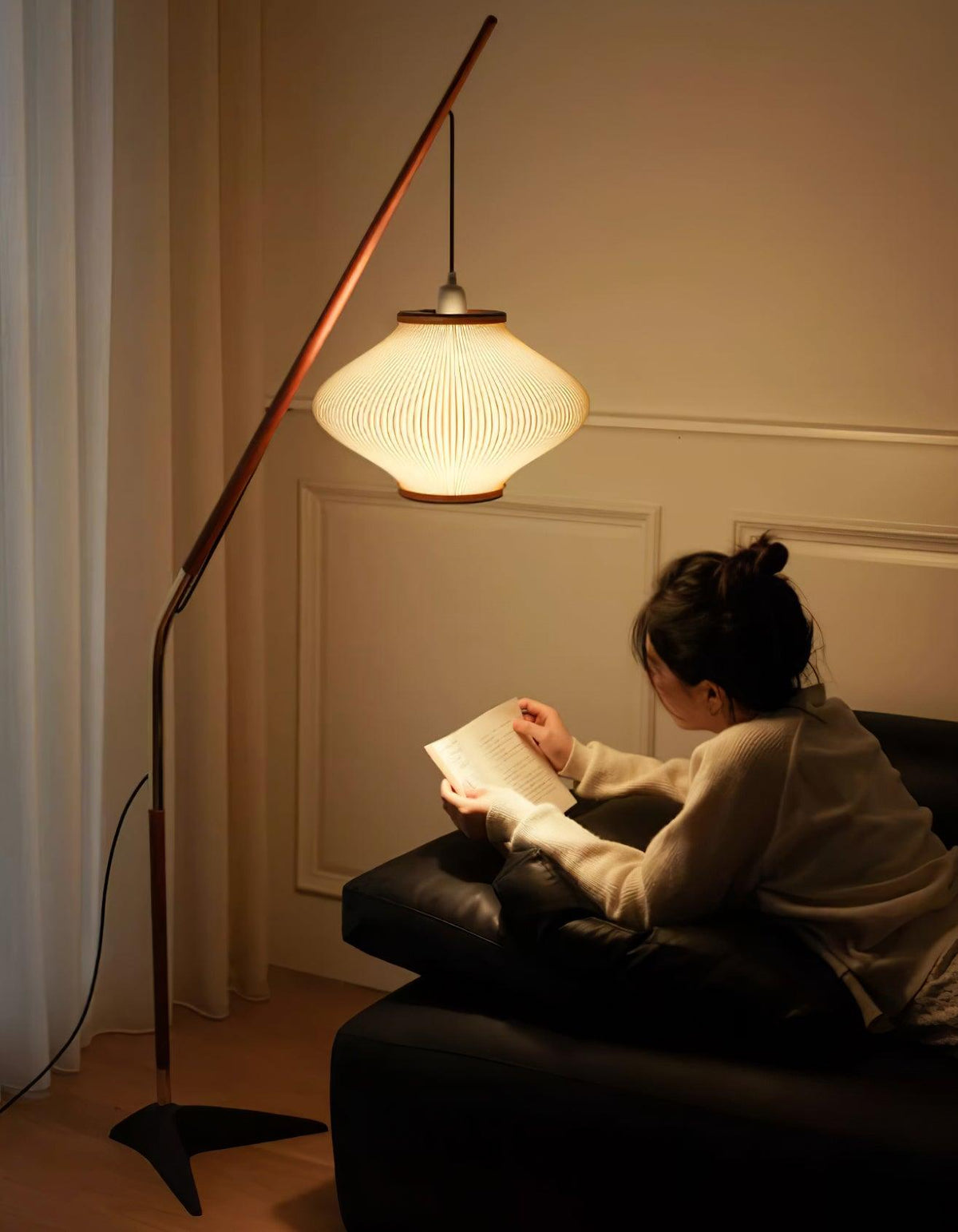 Elairira Floor Lamp