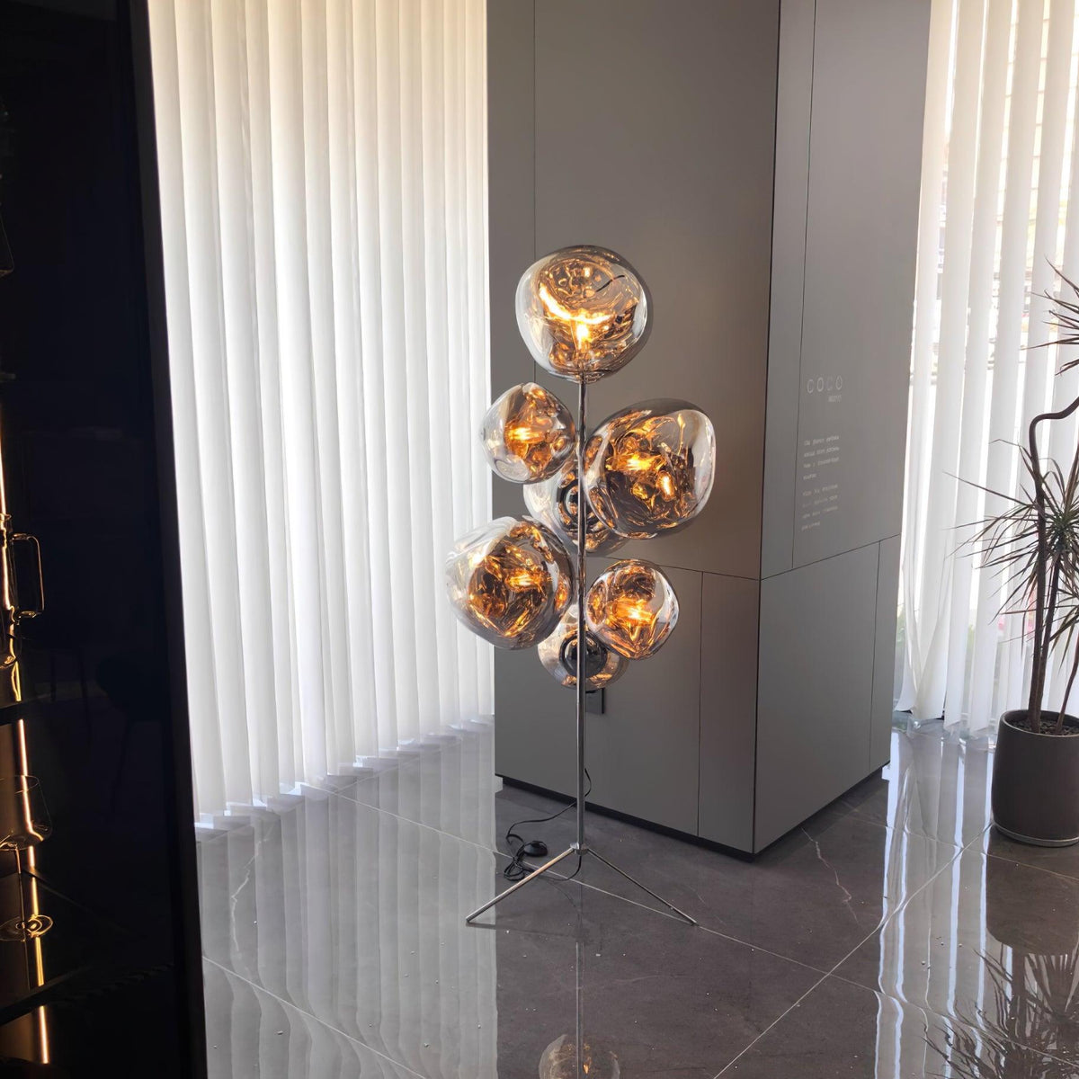 Calalielle Floor Lamp